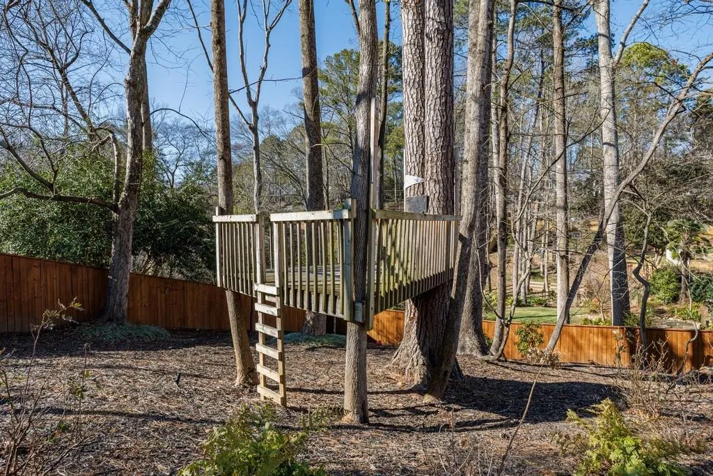 6250 Weatherly Drive, Atlanta, Georgia 30328, 5 Bedrooms Bedrooms, ,3 BathroomsBathrooms,Residential,For Sale,6250 Weatherly Drive,7713795