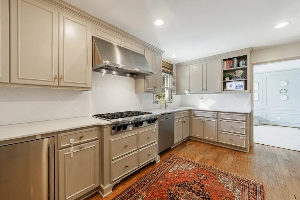 6250 Weatherly Drive, Atlanta, Georgia 30328, 5 Bedrooms Bedrooms, ,3 BathroomsBathrooms,Residential,For Sale,6250 Weatherly Drive,7713795