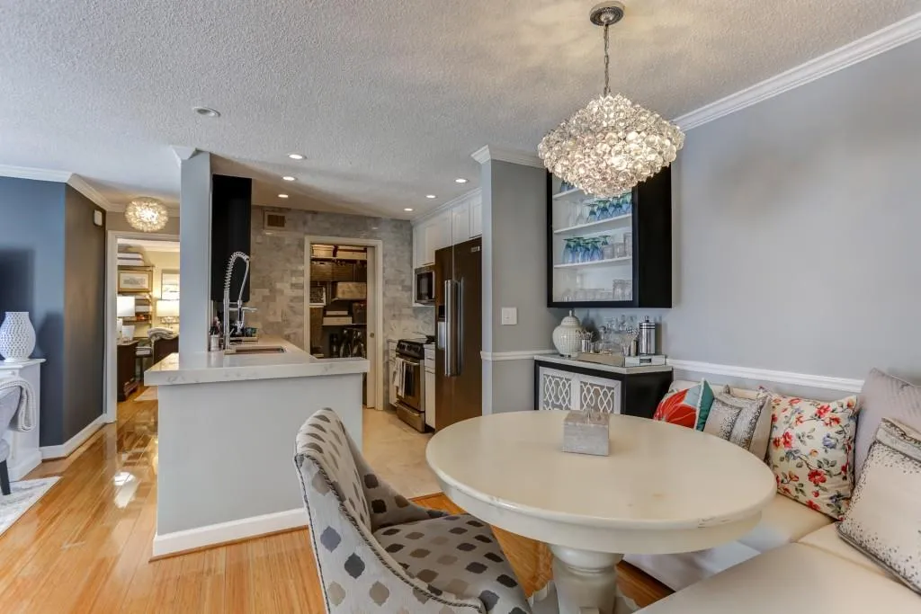 613 Granville Court, Sandy Springs, Georgia 30328, 2 Bedrooms Bedrooms, ,2 BathroomsBathrooms,Residential,Sold,613 Granville Court,6516403