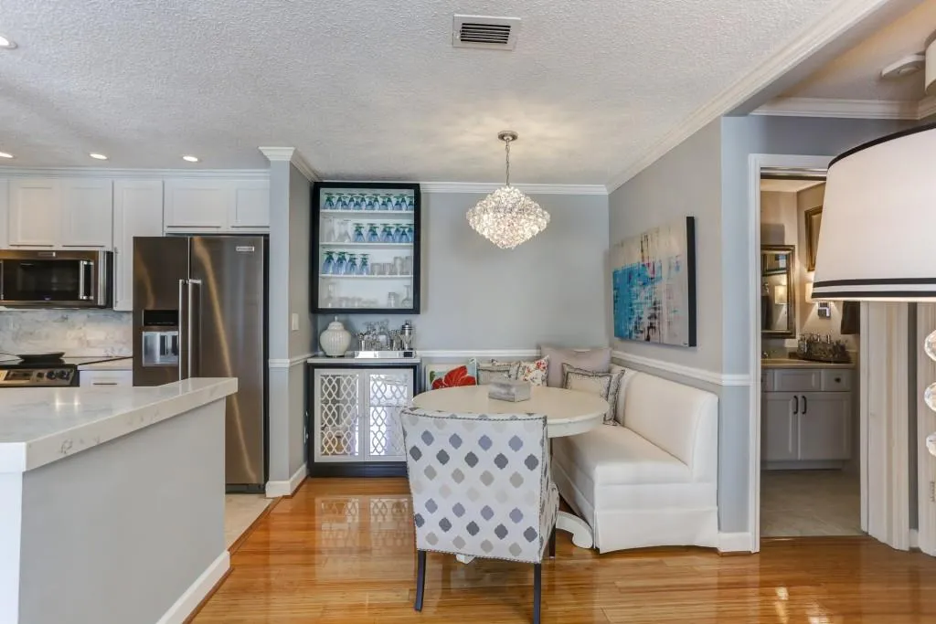 613 Granville Court, Sandy Springs, Georgia 30328, 2 Bedrooms Bedrooms, ,2 BathroomsBathrooms,Residential,Sold,613 Granville Court,6516403