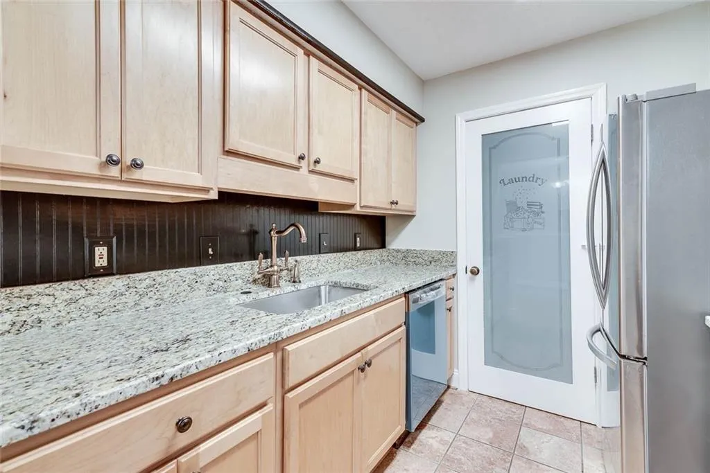 1204 Wingate Way, Sandy Springs, Georgia 30350, 2 Bedrooms Bedrooms, ,2 BathroomsBathrooms,Residential,Sold,1204 Wingate Way,6891811