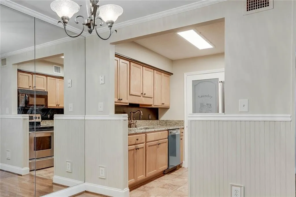 1204 Wingate Way, Sandy Springs, Georgia 30350, 2 Bedrooms Bedrooms, ,2 BathroomsBathrooms,Residential,Sold,1204 Wingate Way,6891811