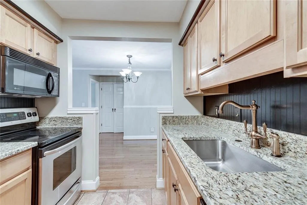1204 Wingate Way, Sandy Springs, Georgia 30350, 2 Bedrooms Bedrooms, ,2 BathroomsBathrooms,Residential,Sold,1204 Wingate Way,6891811