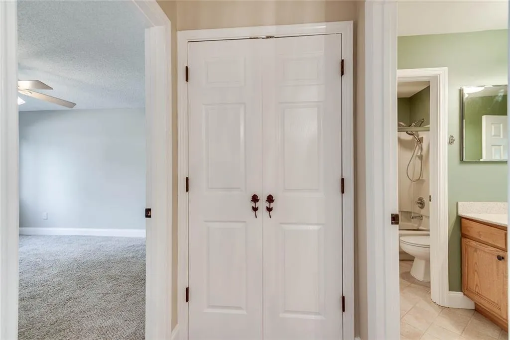 1204 Wingate Way, Sandy Springs, Georgia 30350, 2 Bedrooms Bedrooms, ,2 BathroomsBathrooms,Residential,Sold,1204 Wingate Way,6891811
