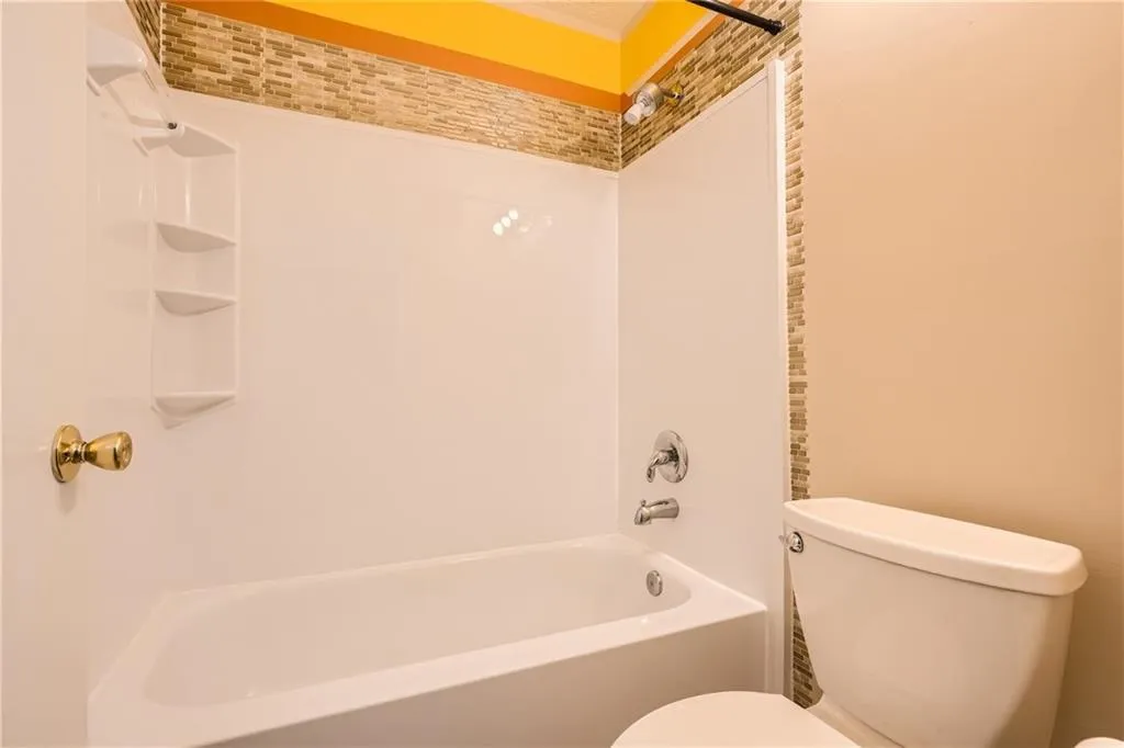 6822 Glenridge Drive Unit A, Sandy Springs, Georgia 30328, 2 Bedrooms Bedrooms, ,2 BathroomsBathrooms,Residential,Sold,6822 Glenridge Drive Unit A,7397831