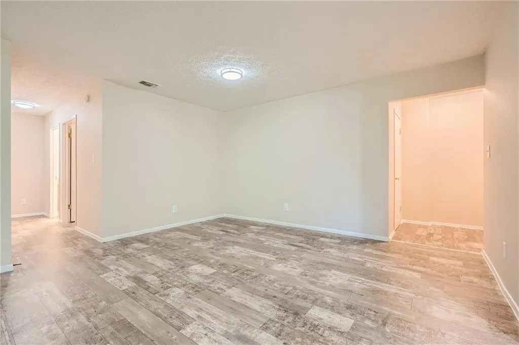 6822 Glenridge Drive Unit A, Sandy Springs, Georgia 30328, 2 Bedrooms Bedrooms, ,2 BathroomsBathrooms,Residential,Sold,6822 Glenridge Drive Unit A,7397831