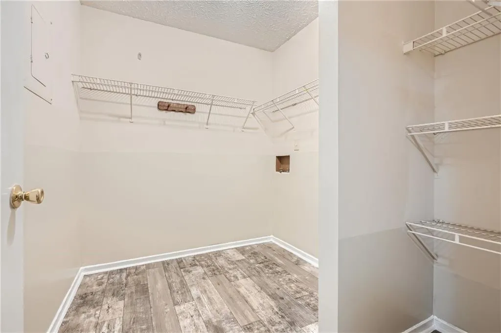 6822 Glenridge Drive Unit A, Sandy Springs, Georgia 30328, 2 Bedrooms Bedrooms, ,2 BathroomsBathrooms,Residential,Sold,6822 Glenridge Drive Unit A,7397831