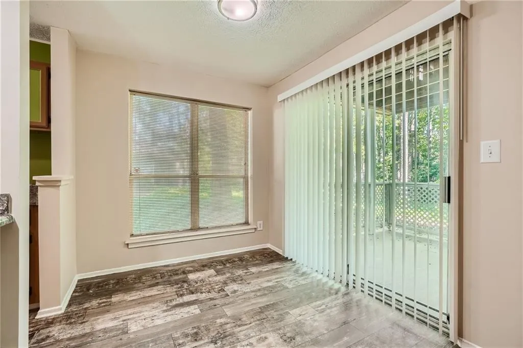 6822 Glenridge Drive Unit A, Sandy Springs, Georgia 30328, 2 Bedrooms Bedrooms, ,2 BathroomsBathrooms,Residential,Sold,6822 Glenridge Drive Unit A,7397831