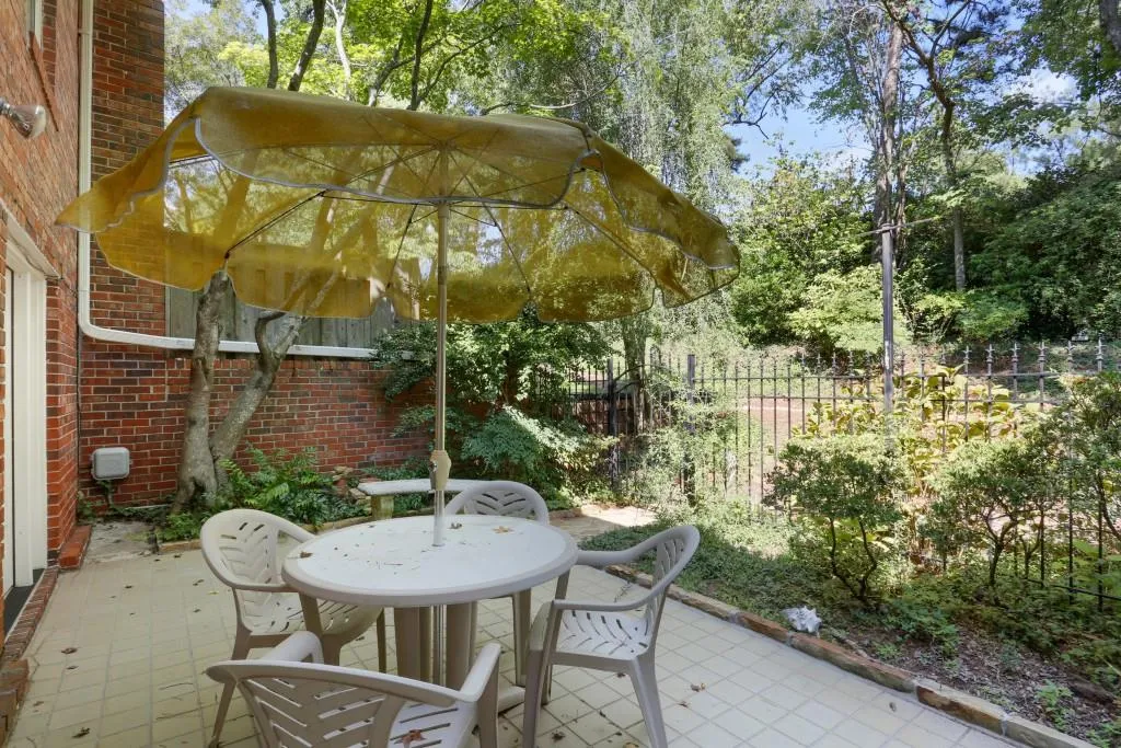 405 The North Chace Unit J5, Sandy Springs, Georgia 30328, 3 Bedrooms Bedrooms, ,3 BathroomsBathrooms,Residential,Sold,405 The North Chace Unit J5,5744281