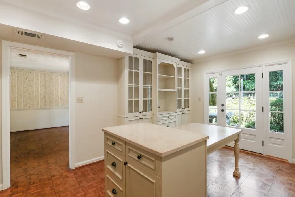 405 The North Chace Unit J5, Sandy Springs, Georgia 30328, 3 Bedrooms Bedrooms, ,3 BathroomsBathrooms,Residential,Sold,405 The North Chace Unit J5,5744281