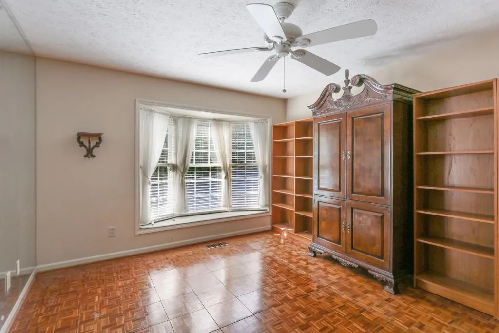405 The North Chace Unit J5, Sandy Springs, Georgia 30328, 3 Bedrooms Bedrooms, ,3 BathroomsBathrooms,Residential,Sold,405 The North Chace Unit J5,5744281