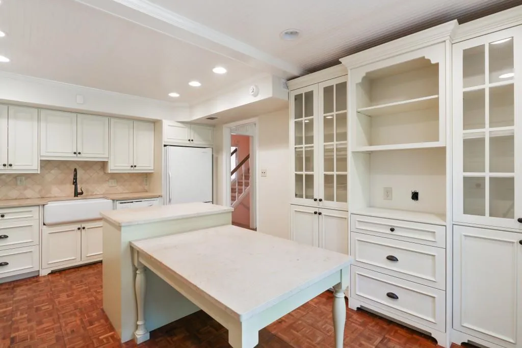 405 The North Chace Unit J5, Sandy Springs, Georgia 30328, 3 Bedrooms Bedrooms, ,3 BathroomsBathrooms,Residential,Sold,405 The North Chace Unit J5,5744281