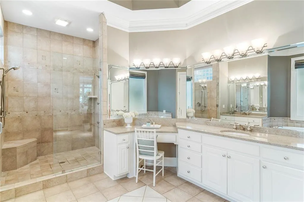 4721 E Conway Drive Nw, Sandy Springs, Georgia 30327, 5 Bedrooms Bedrooms, ,5 BathroomsBathrooms,Residential,Sold,4721 E Conway Drive Nw,6962396