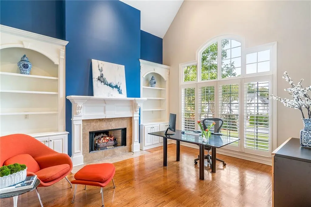 4721 E Conway Drive Nw, Sandy Springs, Georgia 30327, 5 Bedrooms Bedrooms, ,5 BathroomsBathrooms,Residential,Sold,4721 E Conway Drive Nw,6962396