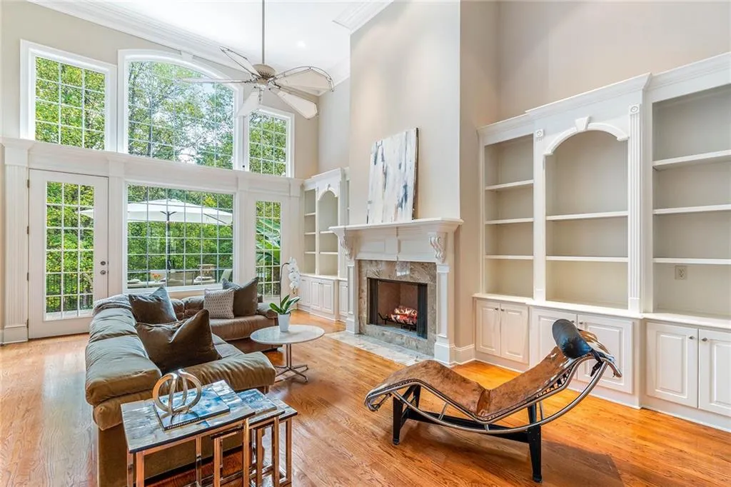 4721 E Conway Drive Nw, Sandy Springs, Georgia 30327, 5 Bedrooms Bedrooms, ,5 BathroomsBathrooms,Residential,Sold,4721 E Conway Drive Nw,6962396