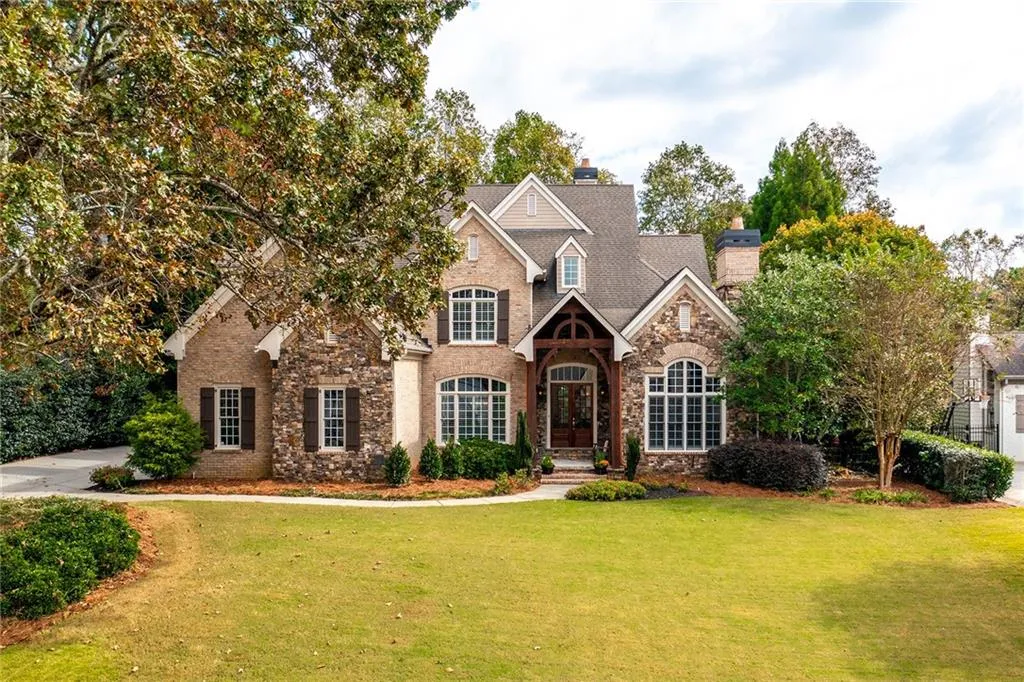 4721 E Conway Drive Nw, Sandy Springs, Georgia 30327, 5 Bedrooms Bedrooms, ,5 BathroomsBathrooms,Residential,Sold,4721 E Conway Drive Nw,6962396