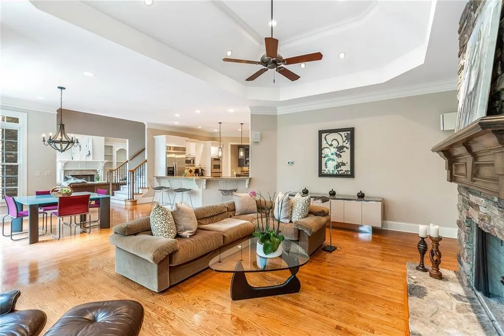 4721 E Conway Drive Nw, Sandy Springs, Georgia 30327, 5 Bedrooms Bedrooms, ,5 BathroomsBathrooms,Residential,Sold,4721 E Conway Drive Nw,6962396
