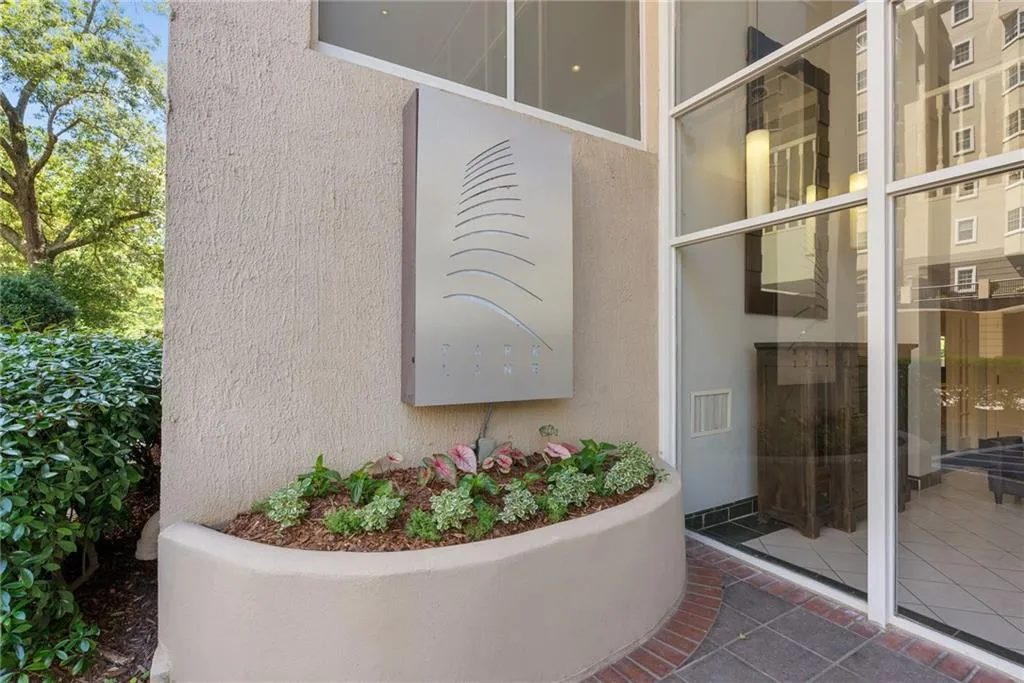 2479 Peachtree Road Ne Unit 412, Atlanta, Georgia 30305, 1 Bedroom Bedrooms, ,1 BathroomBathrooms,Residential,For Sale,2479 Peachtree Road Ne Unit 412,7611454