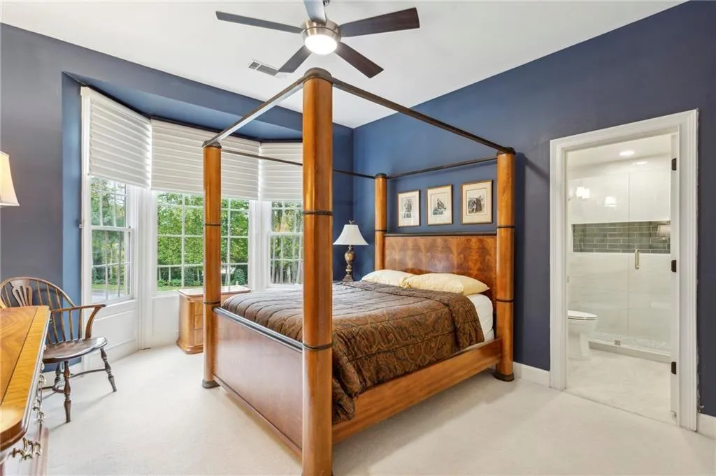 Upstairs bedroom 1