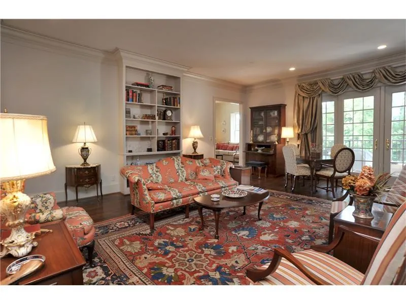 3657 Peachtree Road Unit 2a, Atlanta, Georgia 30319, 2 Bedrooms Bedrooms, ,2 BathroomsBathrooms,Residential,Sold,3657 Peachtree Road Unit 2a,5841418