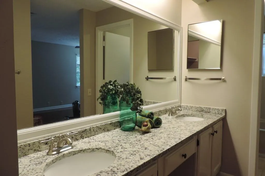 63 Dunwoody Springs Drive Unit D, Atlanta, Georgia 30328, 3 Bedrooms Bedrooms, ,2 BathroomsBathrooms,Residential,Sold,63 Dunwoody Springs Drive Unit D,6574196