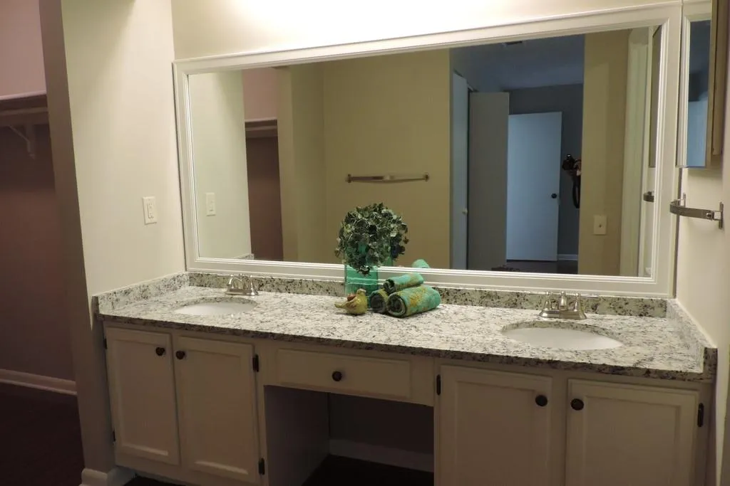 63 Dunwoody Springs Drive Unit D, Atlanta, Georgia 30328, 3 Bedrooms Bedrooms, ,2 BathroomsBathrooms,Residential,Sold,63 Dunwoody Springs Drive Unit D,6574196