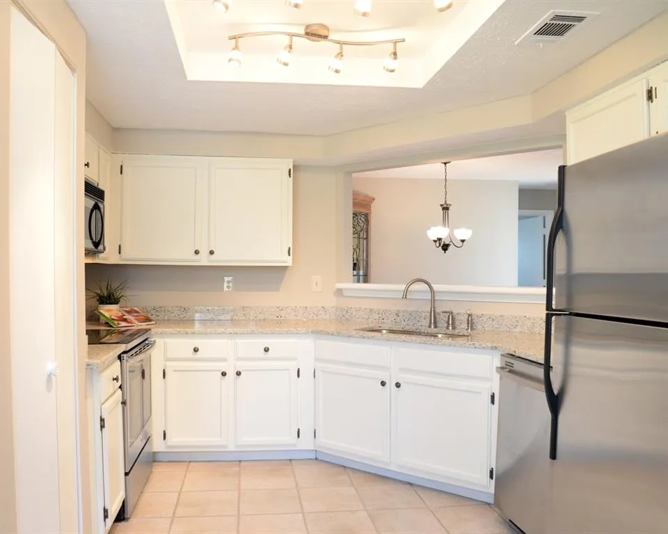 63 Dunwoody Springs Drive Unit D, Atlanta, Georgia 30328, 3 Bedrooms Bedrooms, ,2 BathroomsBathrooms,Residential,Sold,63 Dunwoody Springs Drive Unit D,6574196