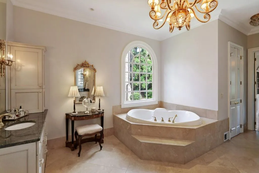 5450 Claire Rose Lane, Atlanta, Georgia 30327, 6 Bedrooms Bedrooms, ,5 BathroomsBathrooms,Residential,Sold,5450 Claire Rose Lane,6607326