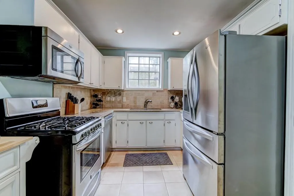 5400 Roswell Road Unit M9, Sandy Springs, Georgia 30342, 2 Bedrooms Bedrooms, ,2 BathroomsBathrooms,Residential,Sold,5400 Roswell Road Unit M9,5991017