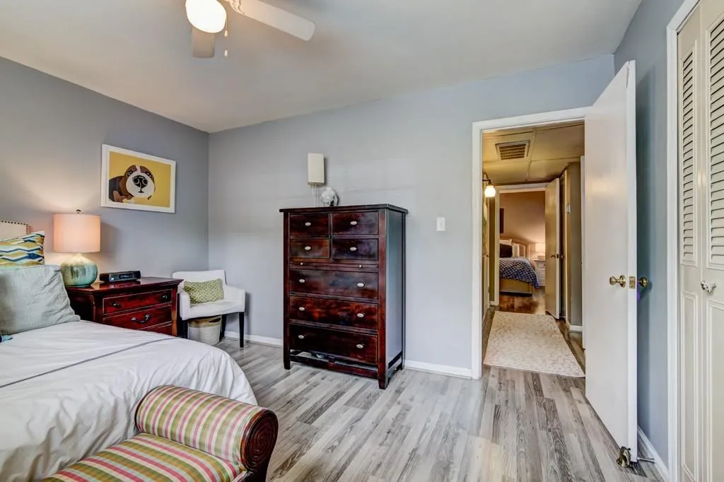 5400 Roswell Road Unit M9, Sandy Springs, Georgia 30342, 2 Bedrooms Bedrooms, ,2 BathroomsBathrooms,Residential,Sold,5400 Roswell Road Unit M9,5991017