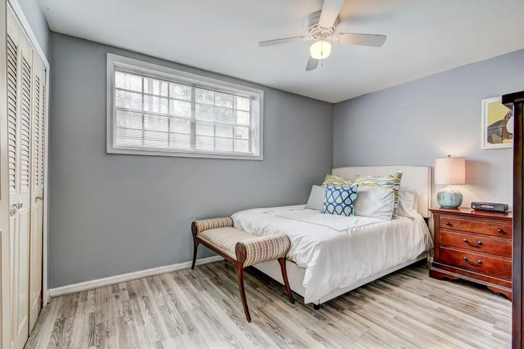 5400 Roswell Road Unit M9, Sandy Springs, Georgia 30342, 2 Bedrooms Bedrooms, ,2 BathroomsBathrooms,Residential,Sold,5400 Roswell Road Unit M9,5991017