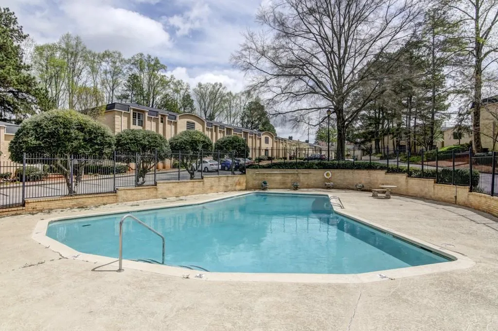 5400 Roswell Road Unit M9, Sandy Springs, Georgia 30342, 2 Bedrooms Bedrooms, ,2 BathroomsBathrooms,Residential,Sold,5400 Roswell Road Unit M9,5991017
