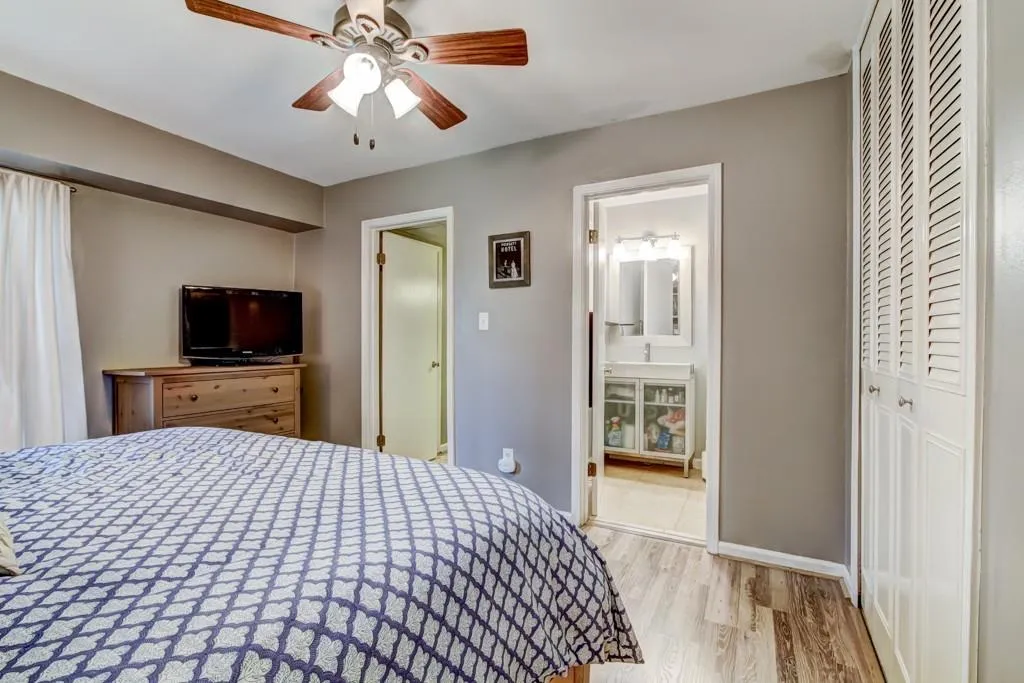 5400 Roswell Road Unit M9, Sandy Springs, Georgia 30342, 2 Bedrooms Bedrooms, ,2 BathroomsBathrooms,Residential,Sold,5400 Roswell Road Unit M9,5991017