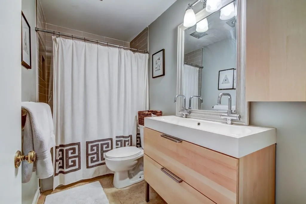 5400 Roswell Road Unit M9, Sandy Springs, Georgia 30342, 2 Bedrooms Bedrooms, ,2 BathroomsBathrooms,Residential,Sold,5400 Roswell Road Unit M9,5991017