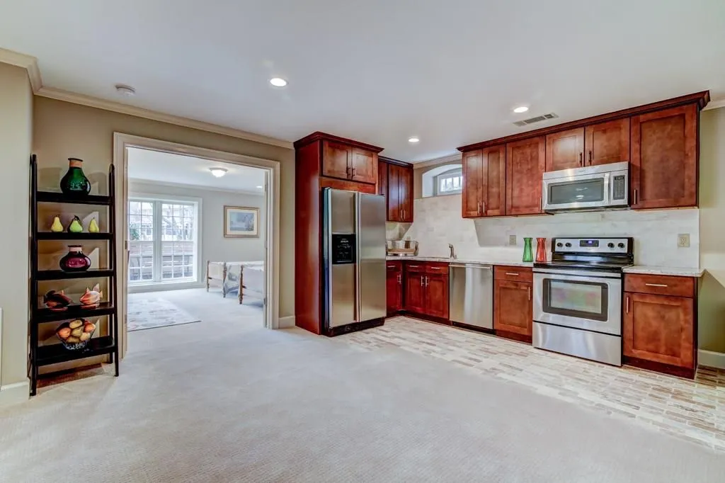 1270 Heards Ferry Road, Atlanta, Georgia 30328, 6 Bedrooms Bedrooms, ,5 BathroomsBathrooms,Residential,Sold,1270 Heards Ferry Road,6912770