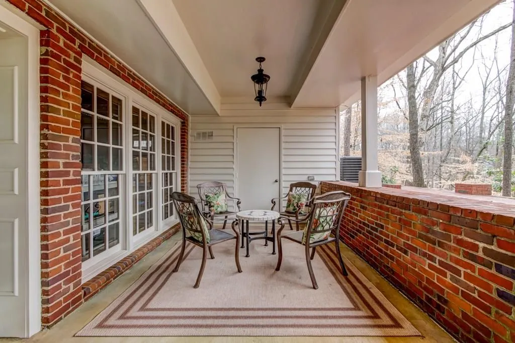 1270 Heards Ferry Road, Atlanta, Georgia 30328, 6 Bedrooms Bedrooms, ,5 BathroomsBathrooms,Residential,Sold,1270 Heards Ferry Road,6912770
