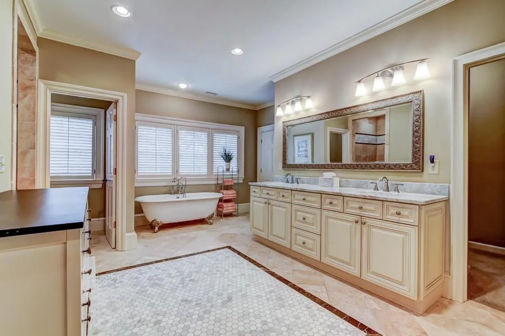 1270 Heards Ferry Road, Atlanta, Georgia 30328, 6 Bedrooms Bedrooms, ,5 BathroomsBathrooms,Residential,Sold,1270 Heards Ferry Road,6912770