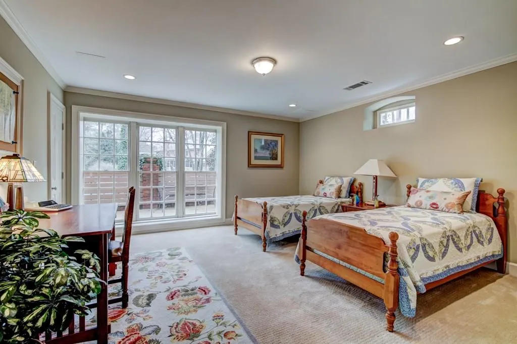 1270 Heards Ferry Road, Atlanta, Georgia 30328, 6 Bedrooms Bedrooms, ,5 BathroomsBathrooms,Residential,Sold,1270 Heards Ferry Road,6912770