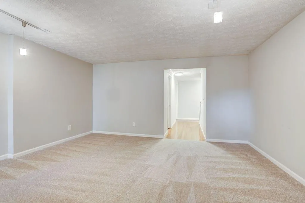 406 Wedgewood Way, Sandy Springs, Georgia 30350, 3 Bedrooms Bedrooms, ,2 BathroomsBathrooms,Residential,Sold,406 Wedgewood Way,6636246