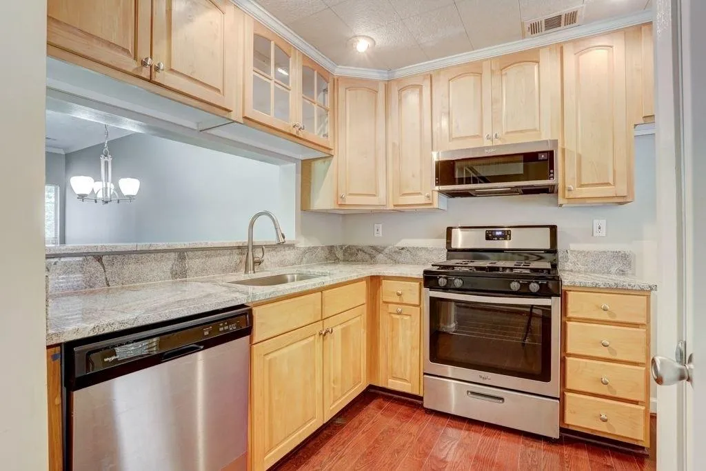 406 Wedgewood Way, Sandy Springs, Georgia 30350, 3 Bedrooms Bedrooms, ,2 BathroomsBathrooms,Residential,Sold,406 Wedgewood Way,6636246