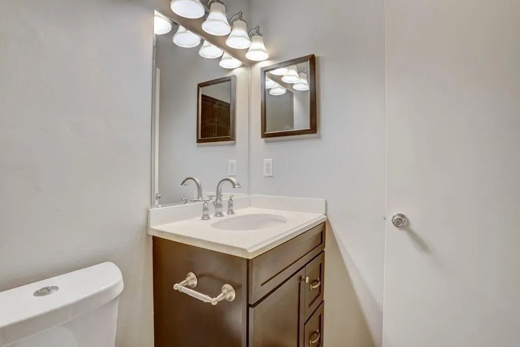 406 Wedgewood Way, Sandy Springs, Georgia 30350, 3 Bedrooms Bedrooms, ,2 BathroomsBathrooms,Residential,Sold,406 Wedgewood Way,6636246