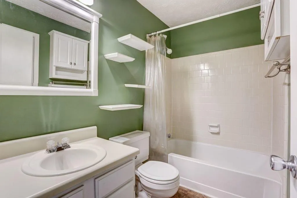 406 Wedgewood Way, Sandy Springs, Georgia 30350, 3 Bedrooms Bedrooms, ,2 BathroomsBathrooms,Residential,Sold,406 Wedgewood Way,6636246