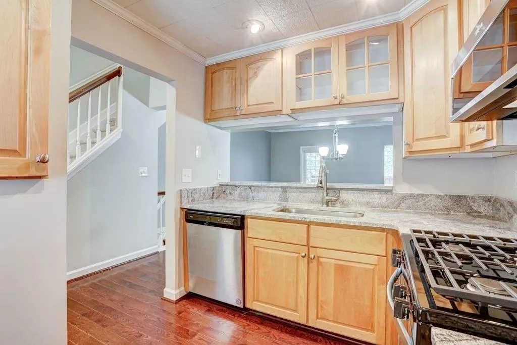406 Wedgewood Way, Sandy Springs, Georgia 30350, 3 Bedrooms Bedrooms, ,2 BathroomsBathrooms,Residential,Sold,406 Wedgewood Way,6636246