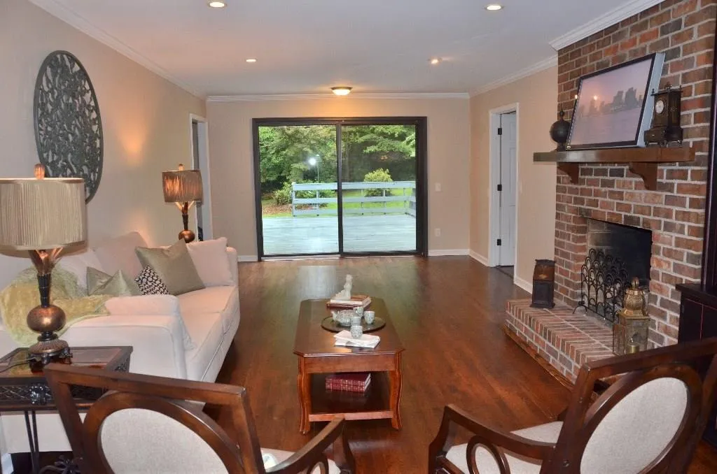 7525 Spalding Lane, Sandy Springs, Georgia 30350, 4 Bedrooms Bedrooms, ,4 BathroomsBathrooms,Residential,Sold,7525 Spalding Lane,5563840