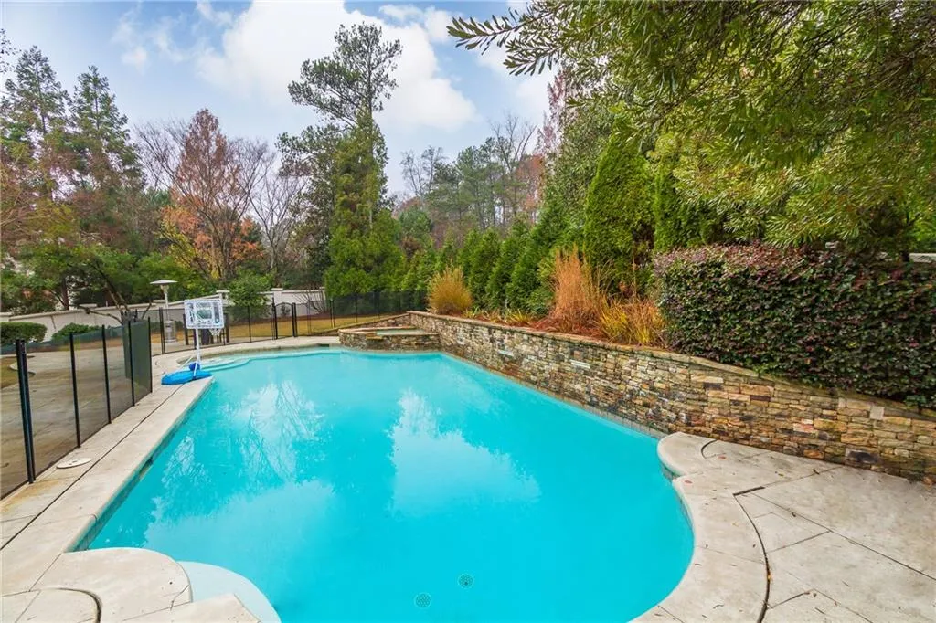 5615 Cross Gate Drive, Atlanta, Georgia 30327, 5 Bedrooms Bedrooms, ,5 BathroomsBathrooms,Residential,Sold,5615 Cross Gate Drive,5782267