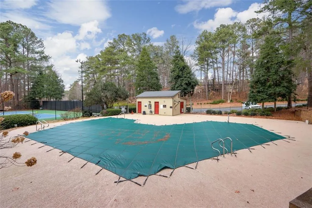 208 Woodcliff Drive, Sandy Springs, Georgia 30350, 2 Bedrooms Bedrooms, ,2 BathroomsBathrooms,Residential,Sold,208 Woodcliff Drive,6838912