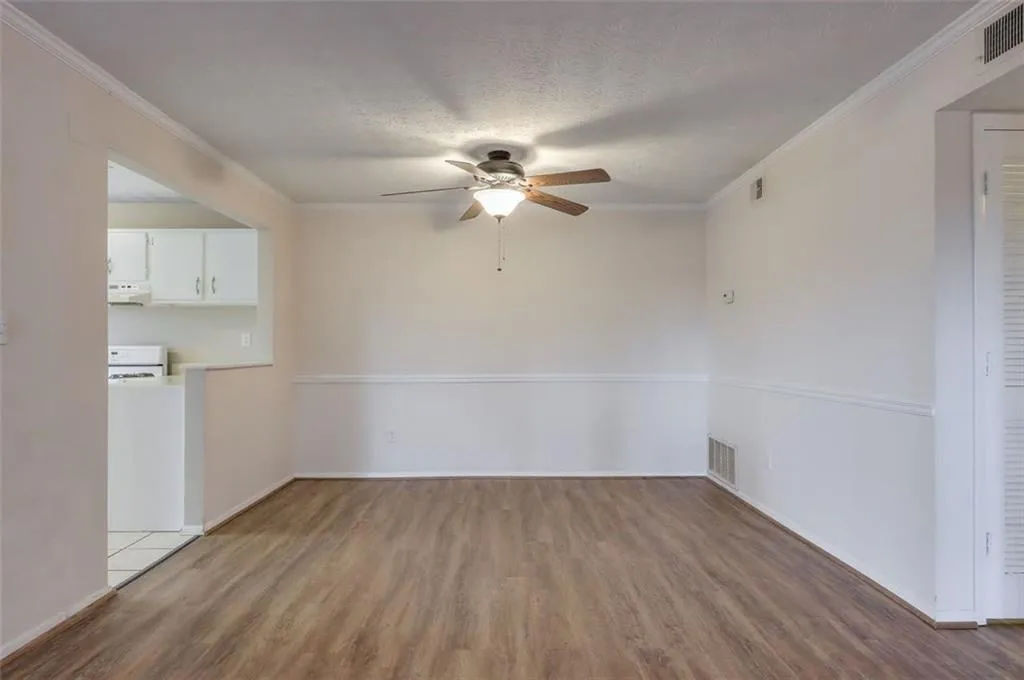 208 Woodcliff Drive, Sandy Springs, Georgia 30350, 2 Bedrooms Bedrooms, ,2 BathroomsBathrooms,Residential,Sold,208 Woodcliff Drive,6838912