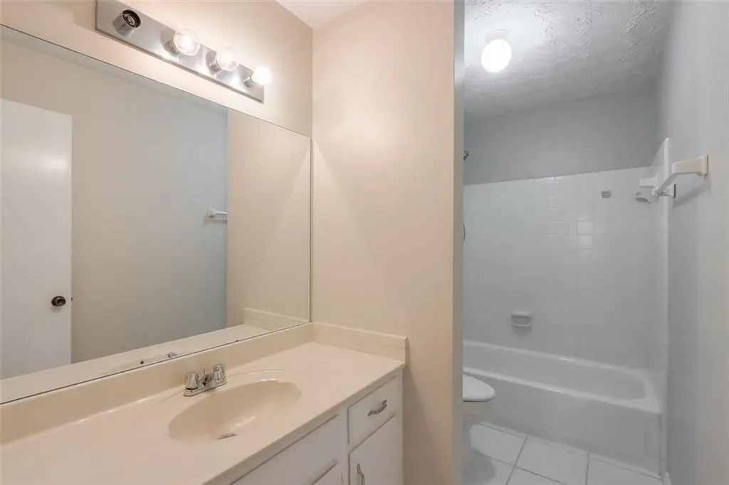 208 Woodcliff Drive, Sandy Springs, Georgia 30350, 2 Bedrooms Bedrooms, ,2 BathroomsBathrooms,Residential,Sold,208 Woodcliff Drive,6838912