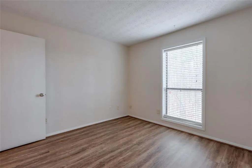 208 Woodcliff Drive, Sandy Springs, Georgia 30350, 2 Bedrooms Bedrooms, ,2 BathroomsBathrooms,Residential,Sold,208 Woodcliff Drive,6838912