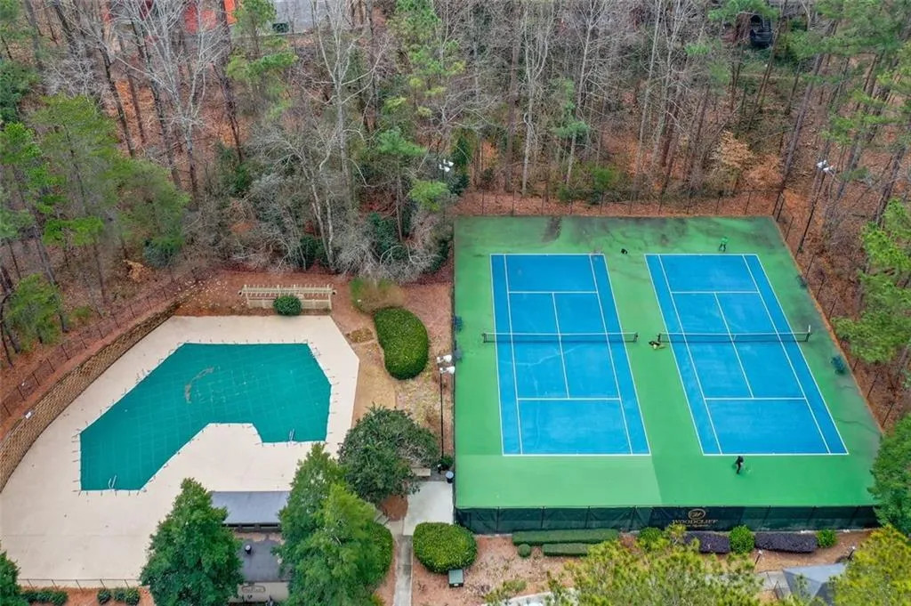 208 Woodcliff Drive, Sandy Springs, Georgia 30350, 2 Bedrooms Bedrooms, ,2 BathroomsBathrooms,Residential,Sold,208 Woodcliff Drive,6838912